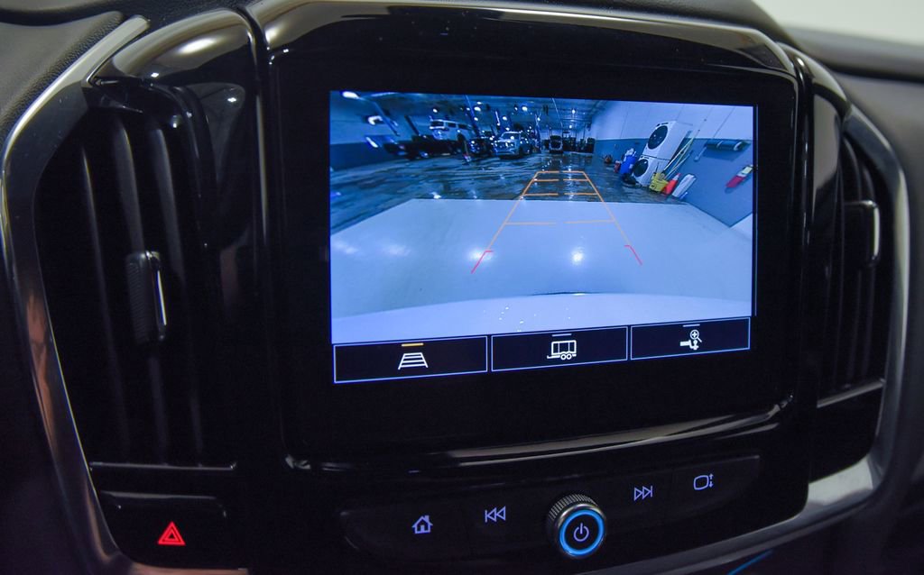 Used 2023 Chevrolet Traverse LT image 20