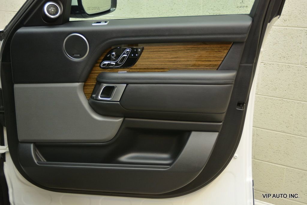 Used 2018 Land Rover Range Rover HSE image 8
