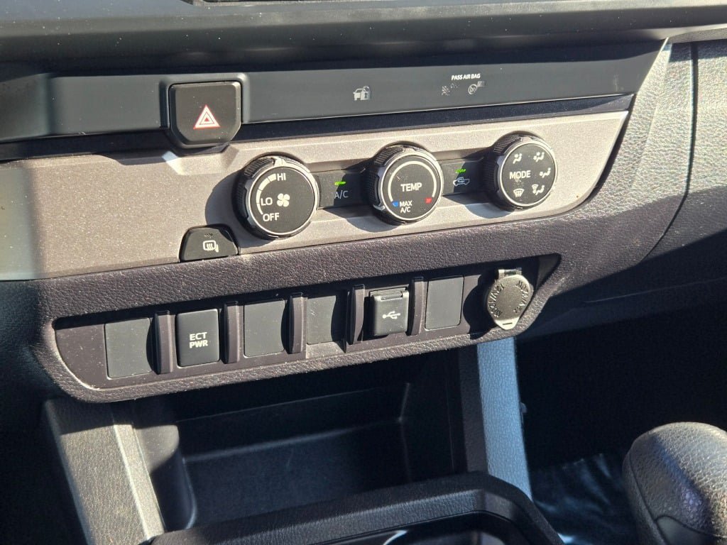 Used 2021 Toyota Tacoma SR RWD image 28