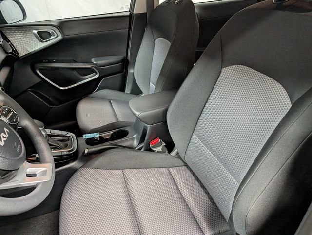 Used 2024 Kia Soul S FWD image 9