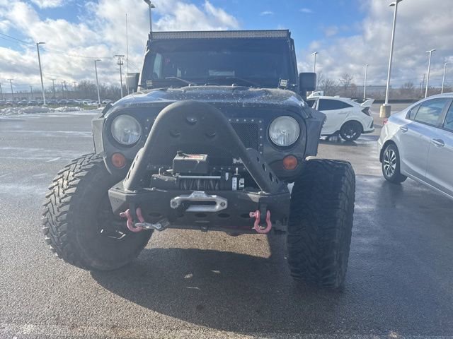 Used 2013 Jeep Wrangler Unlimited Rubicon w/ Max Tow Pkg image 2