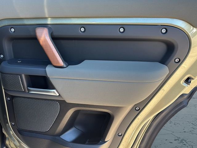 Used 2023 Land Rover Defender 110 X image 12