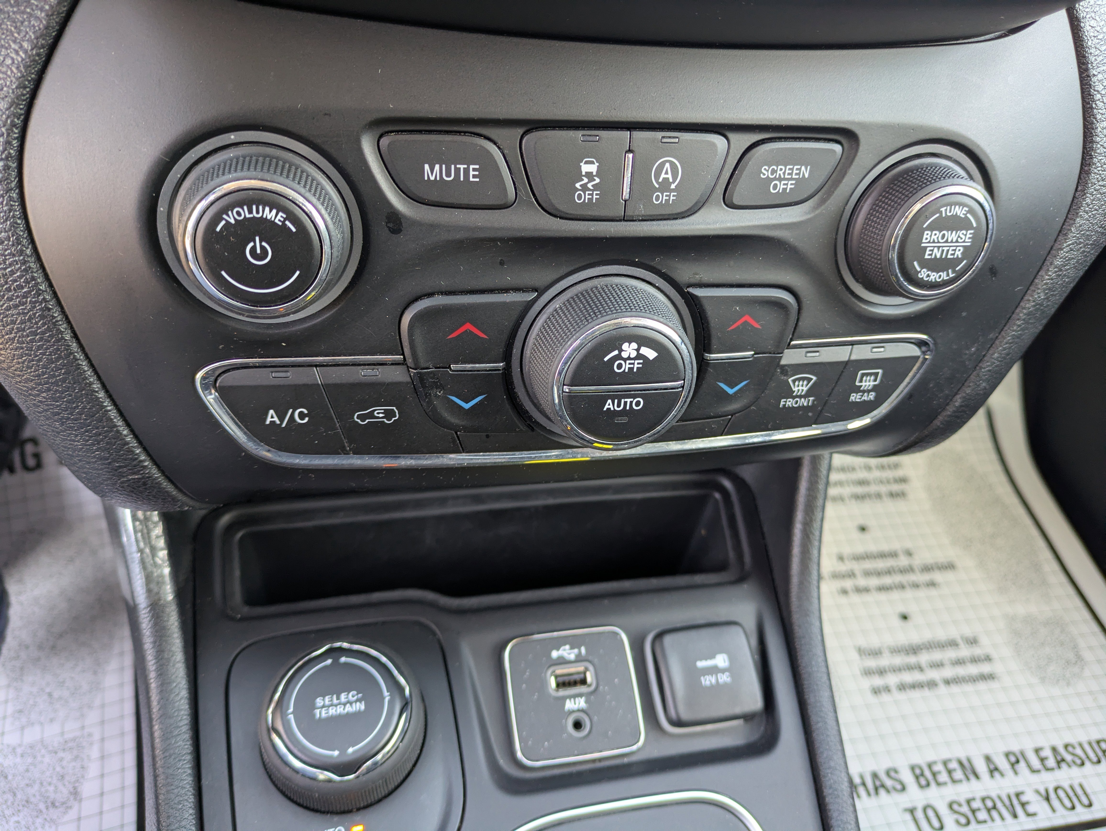 Used 2022 Jeep Cherokee Latitude Lux AWD/4WD image 21