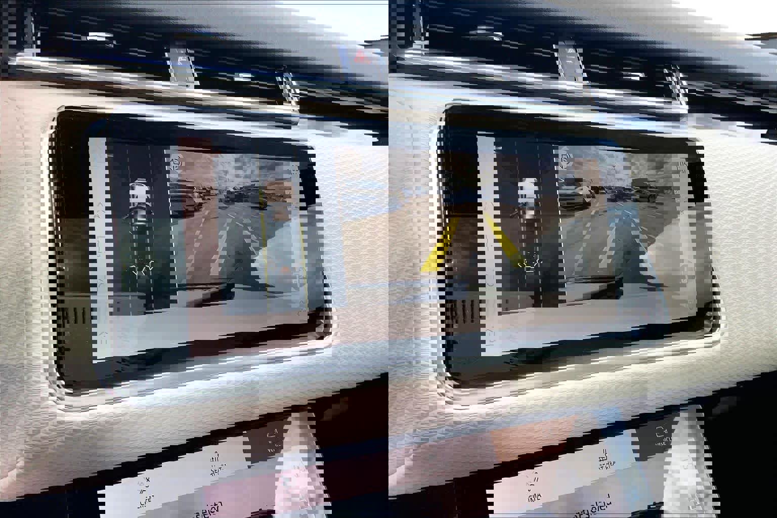 Used 2023 Land Rover Range Rover Velar R-Dynamic S image 24