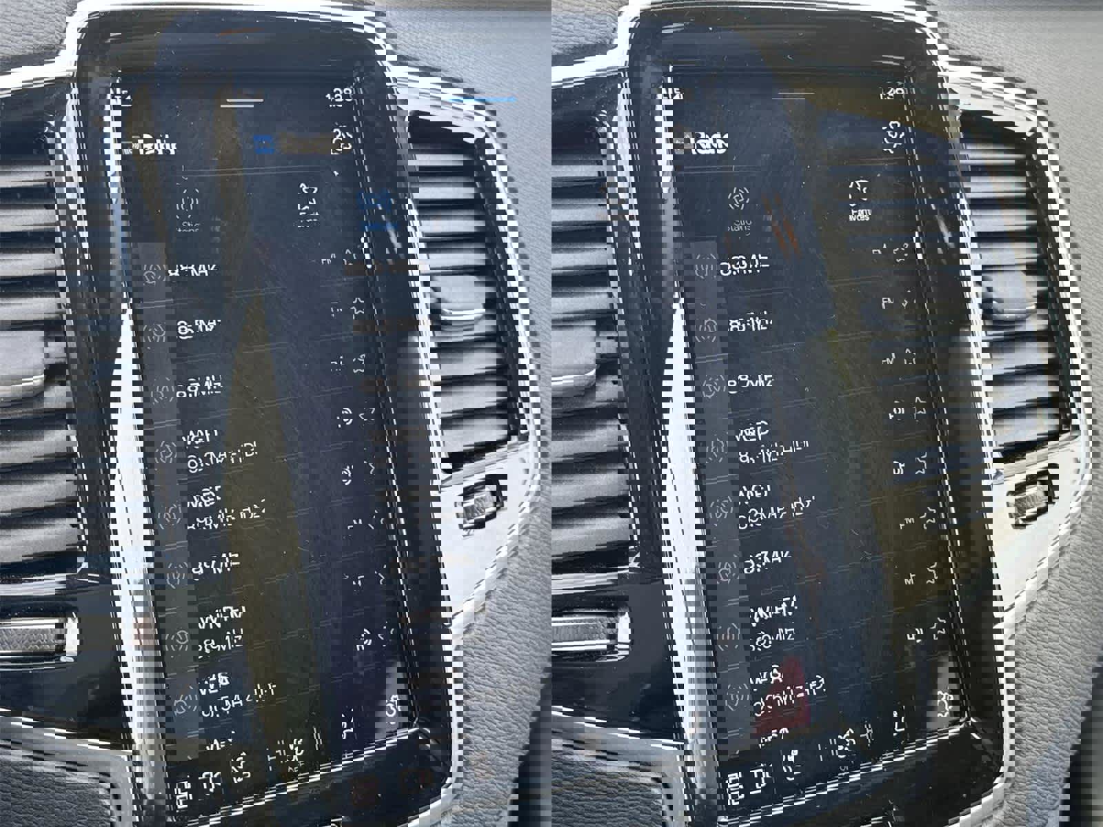 Used 2023 Volvo XC90 B6 Plus w/ Protection Package image 25