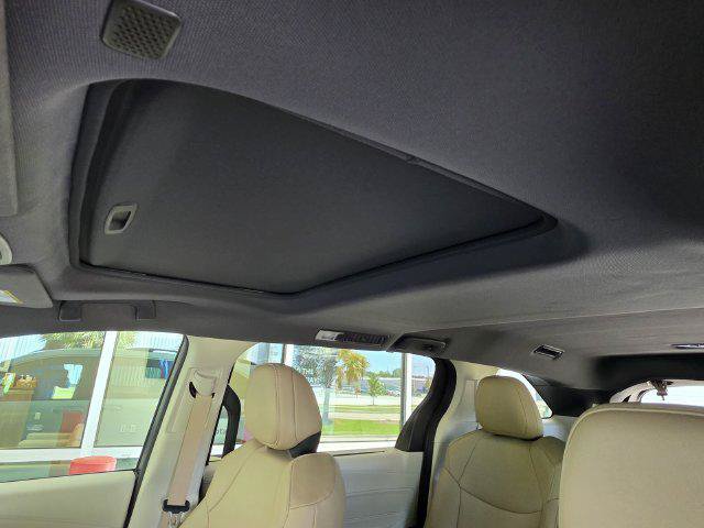 Certified 2024 Toyota Sienna XLE FWD image 8