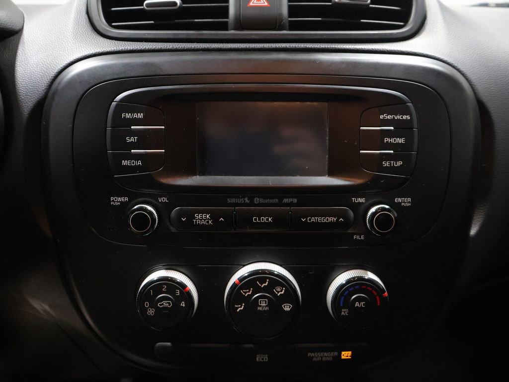 Used 2015 Kia Soul + image 26