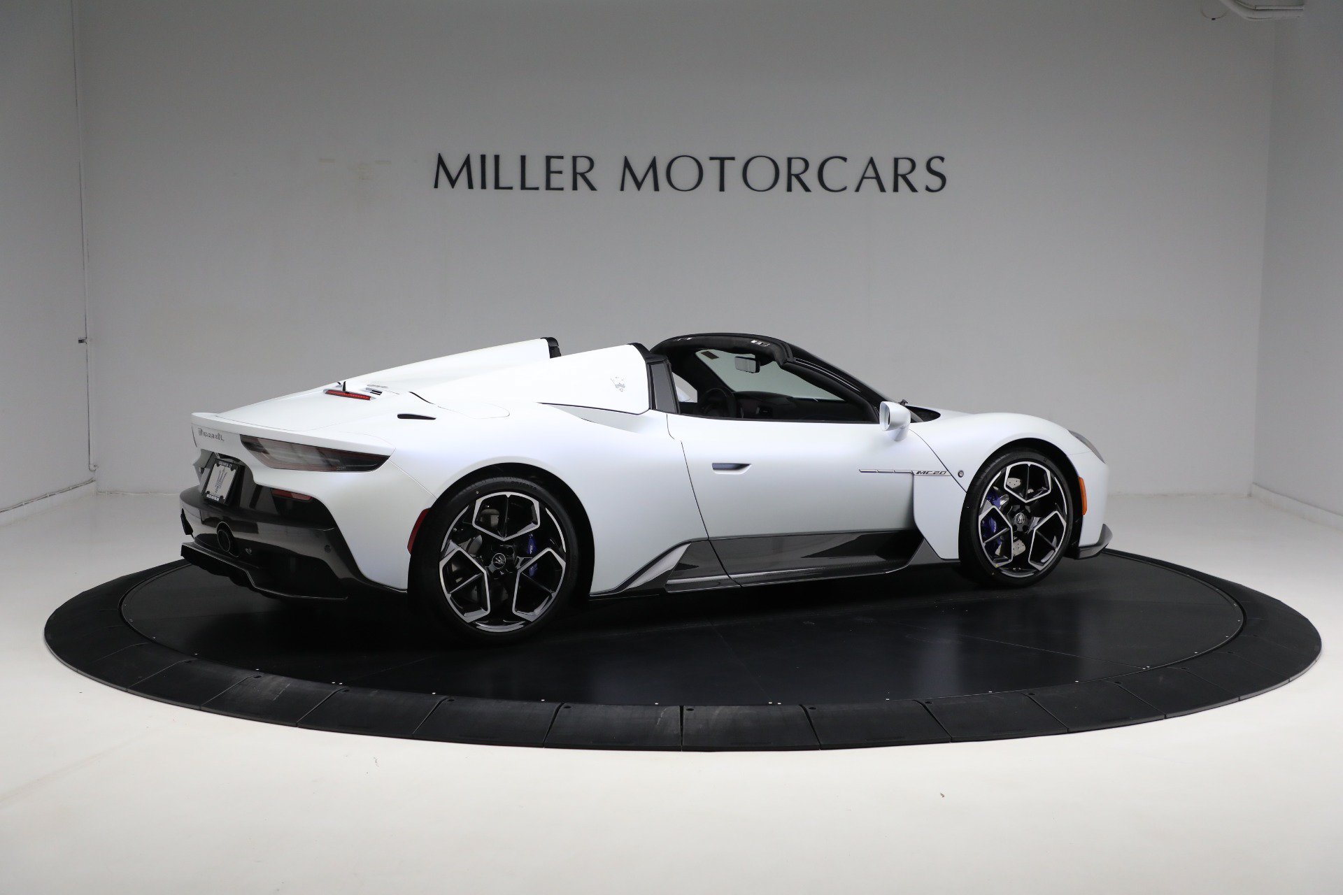 Used 2023 Maserati MC20 Spyder RWD image 12