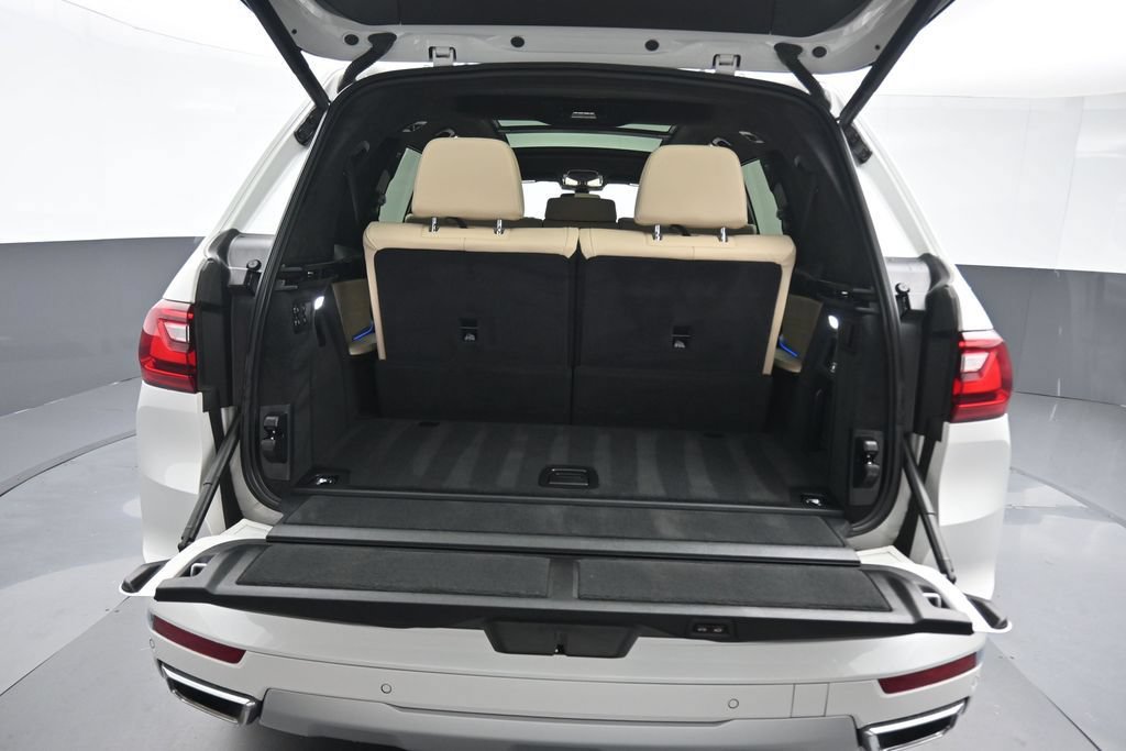 Used 2022 BMW X7 xDrive40i w/ Executive Package AWD/4WD image 65