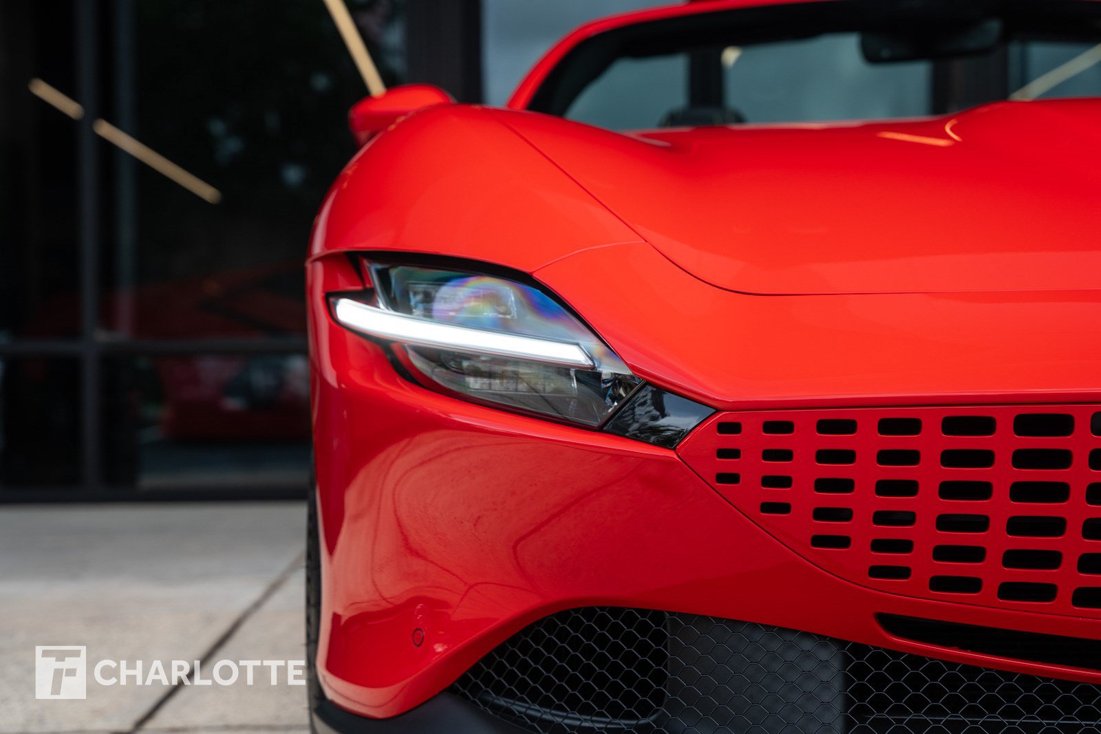 Used 2024 Ferrari Roma Spider RWD image 5