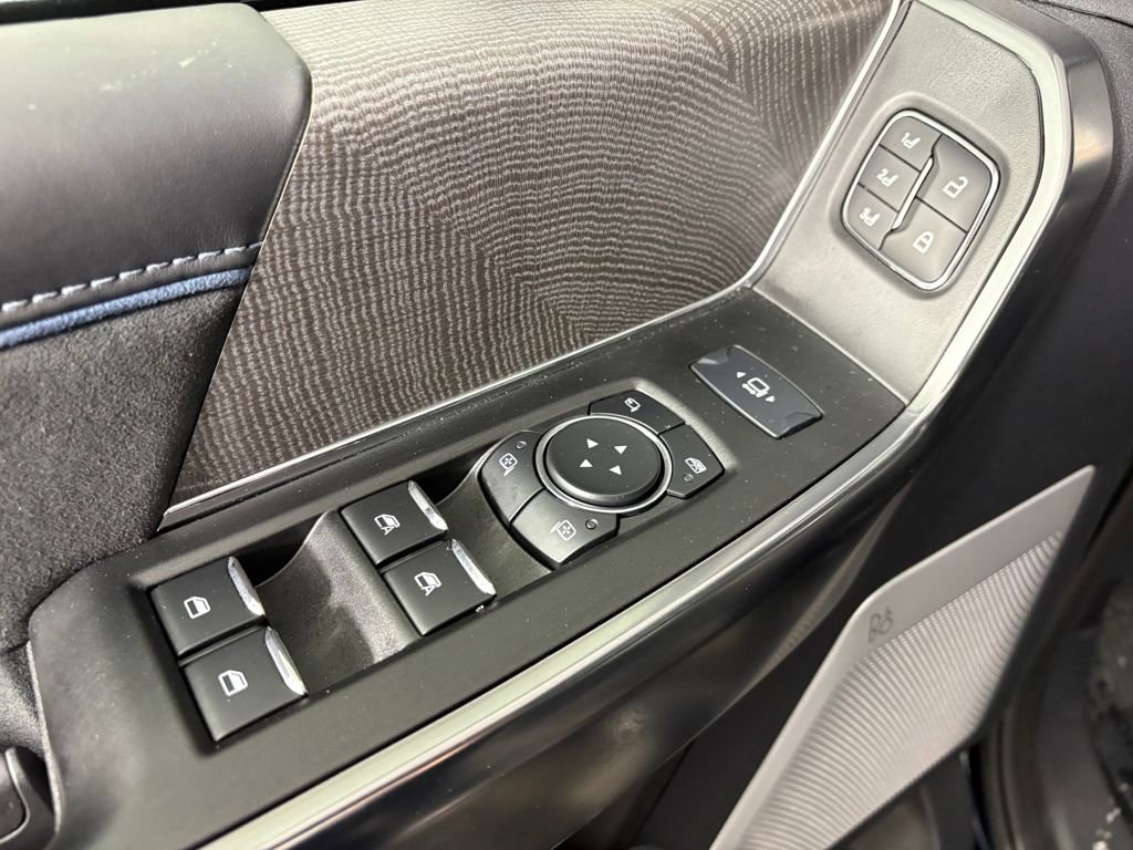 Used 2025 Ford F350 Platinum image 14