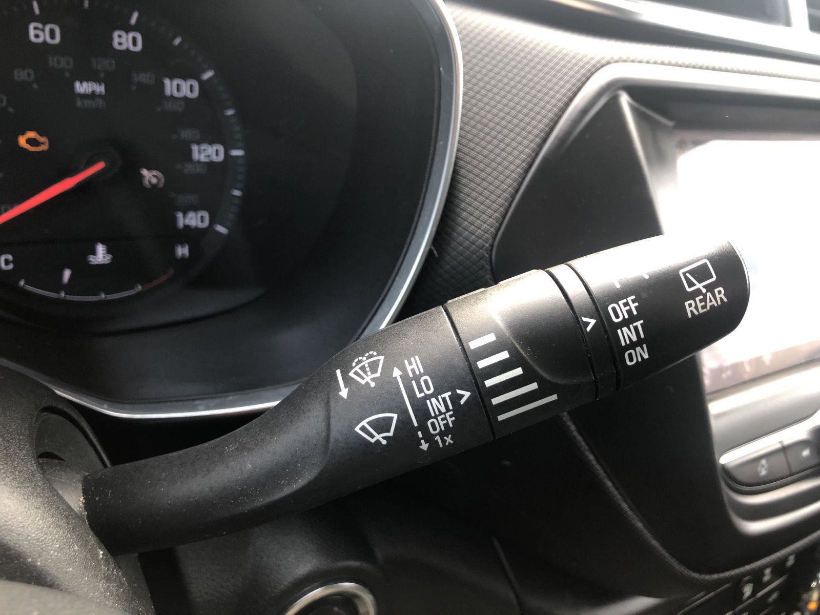 Used 2022 Chevrolet TrailBlazer LT FWD image 24