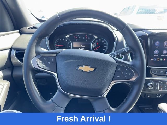Used 2023 Chevrolet Traverse LT image 3