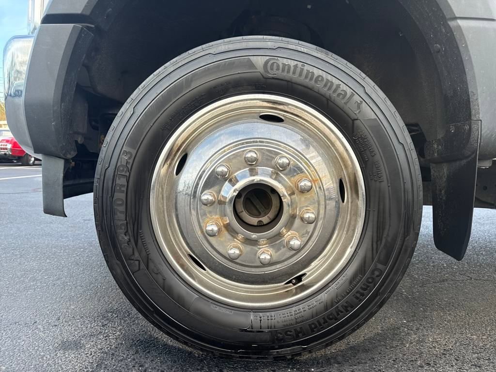 Used 2017 Ford F550 4x4 Regular Cab Super Duty image 9