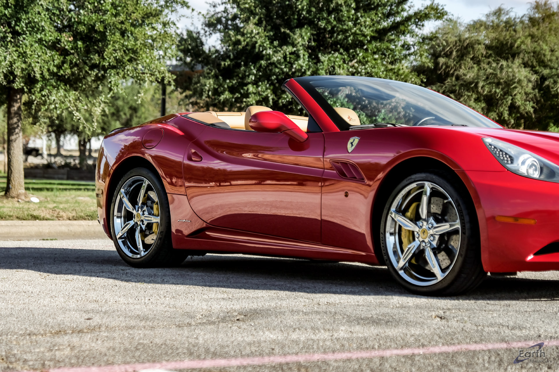 Used 2014 Ferrari California RWD image 31