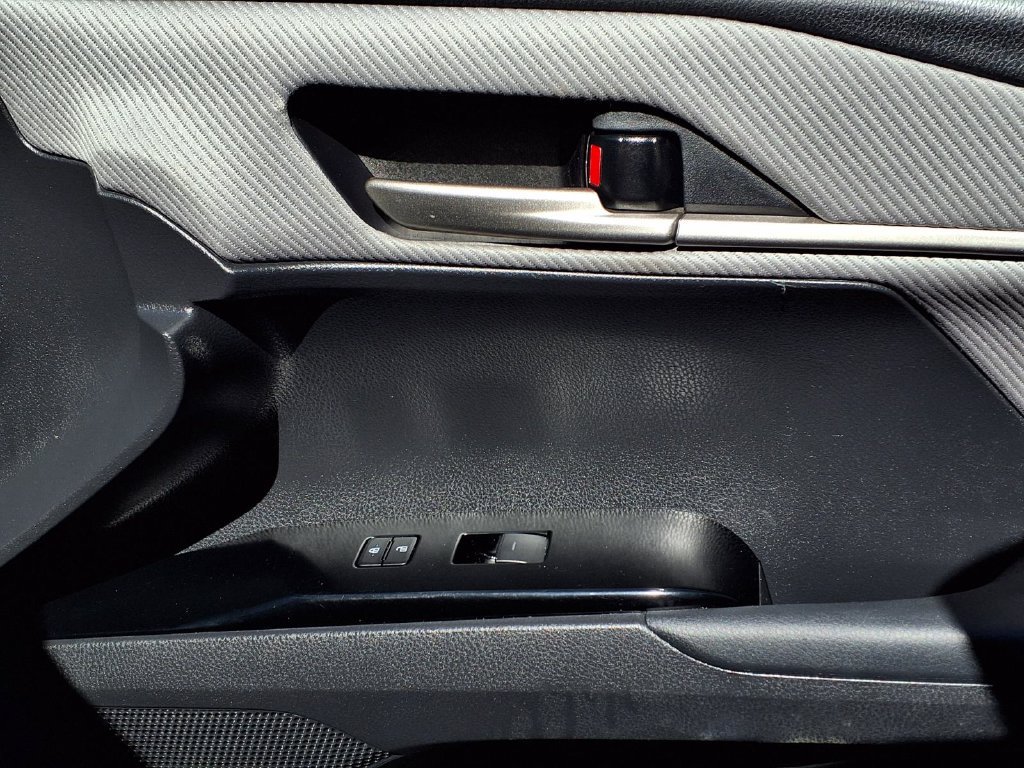 Certified 2025 Toyota Camry SE FWD image 39