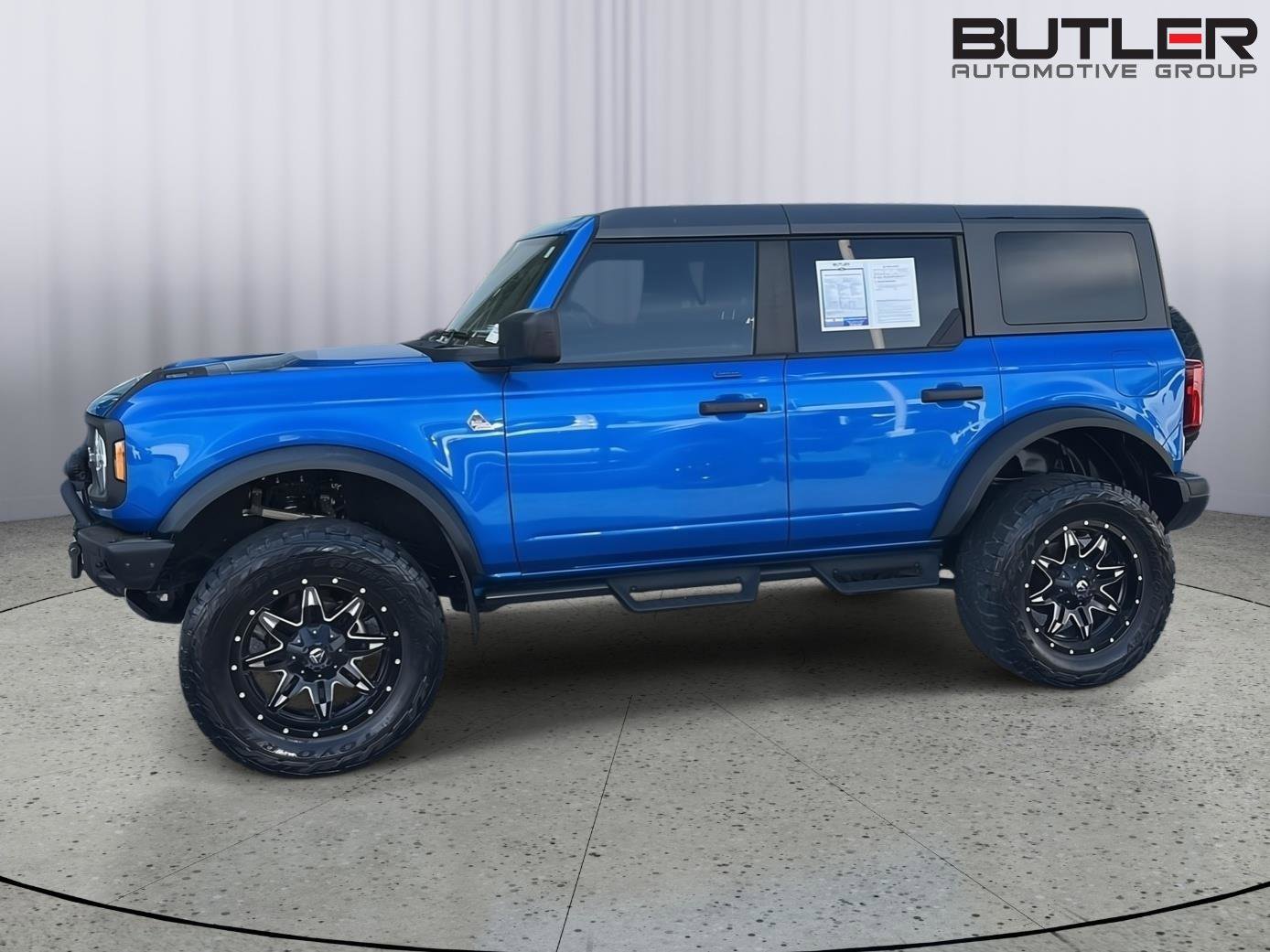 Used 2022 Ford Bronco Black Diamond w/ Sasquatch Package image 3