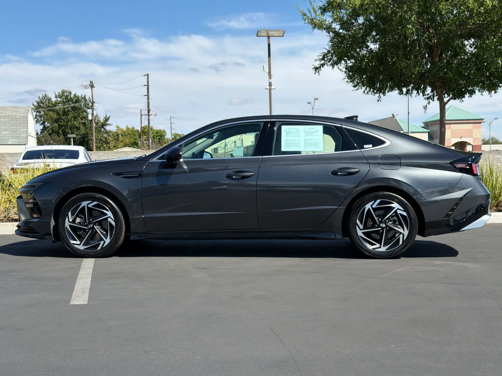 Used 2024 Hyundai Sonata SEL w/ Convenience Package FWD image 9