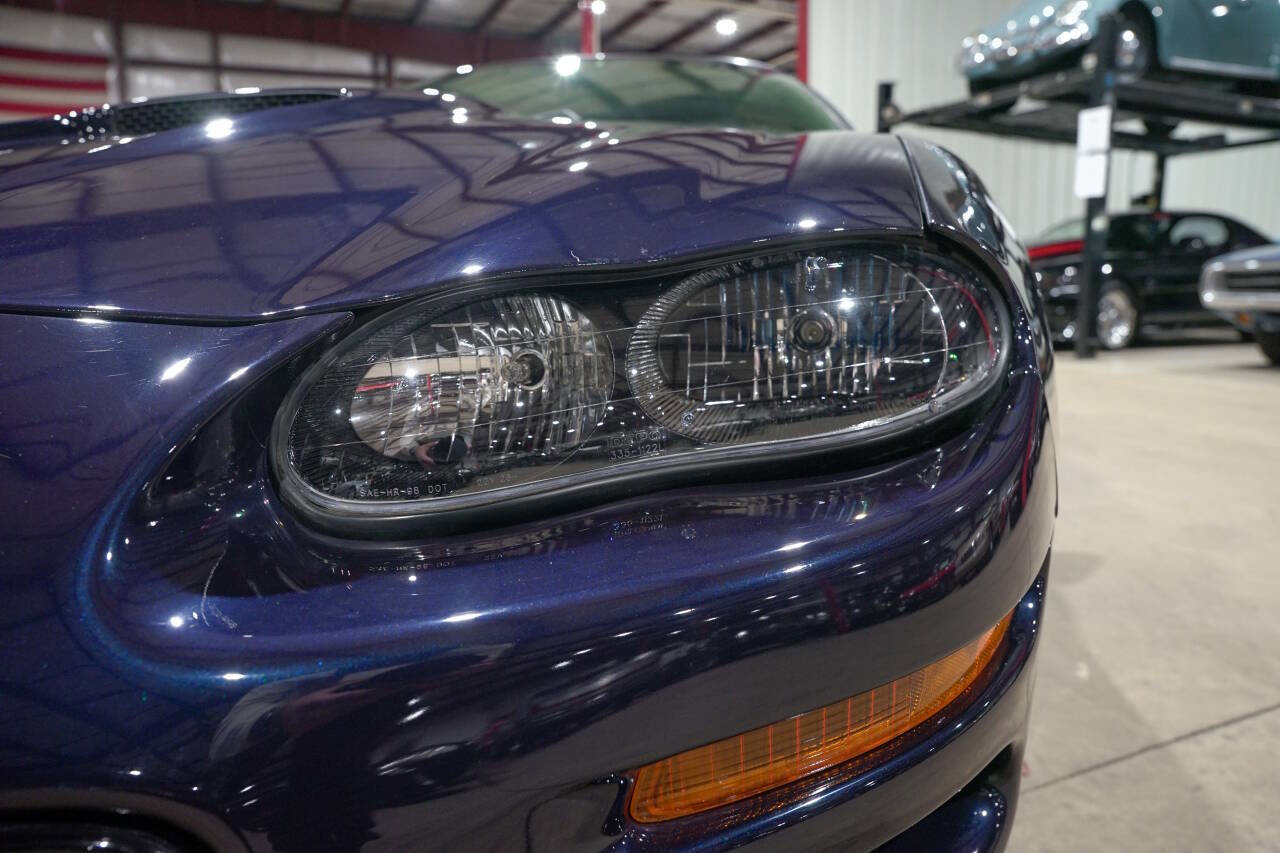 Used 2001 Chevrolet Camaro Z28 w/ SS Performance/Appearance Pkg RWD image 34