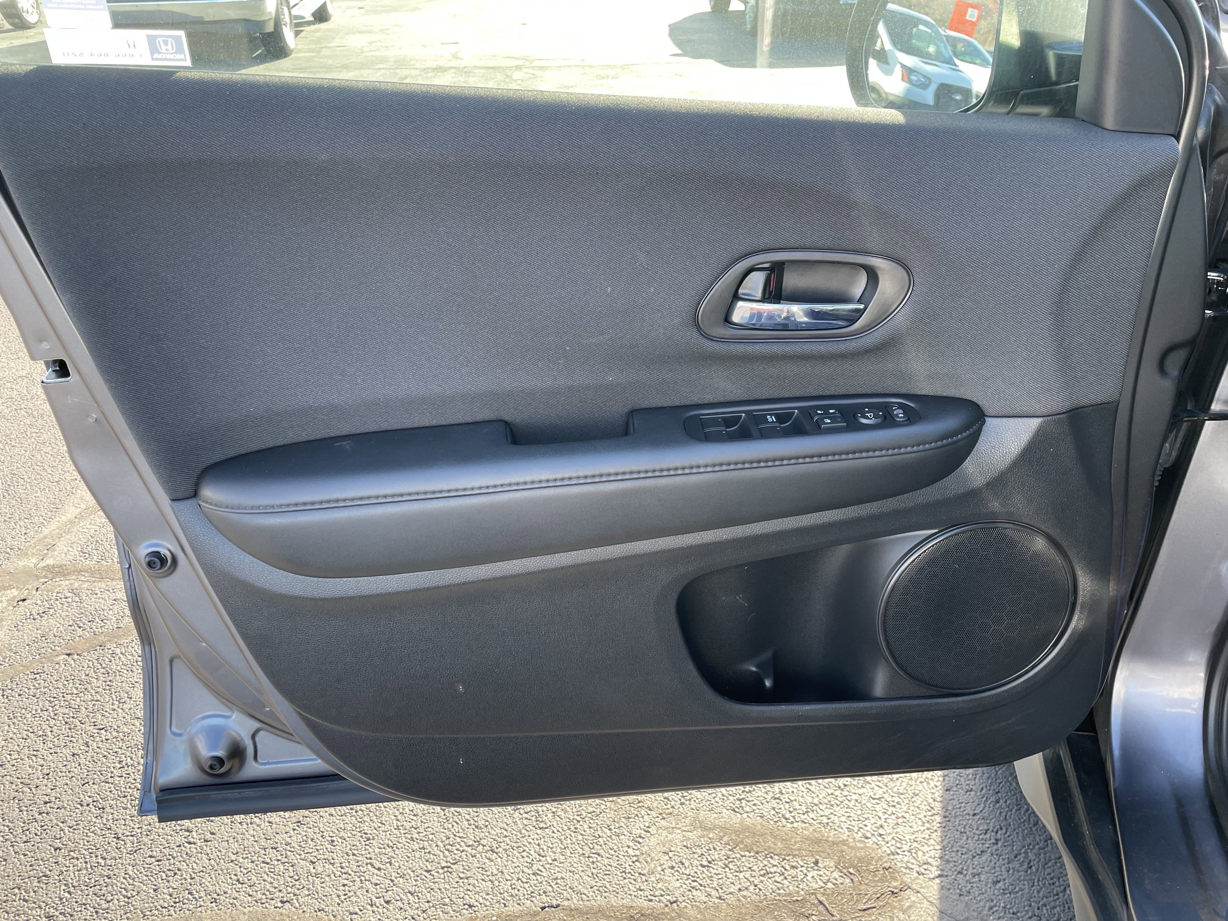 Used 2021 Honda HR-V LX image 11