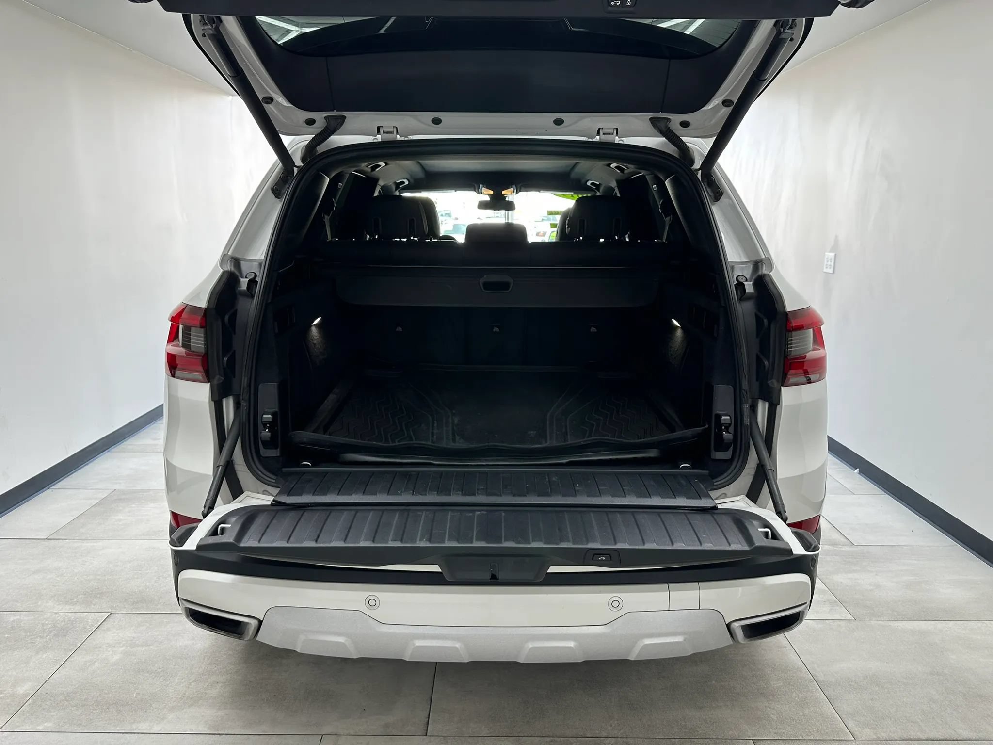Used 2019 BMW X5 xDrive40i w/ Convenience Package AWD/4WD image 7
