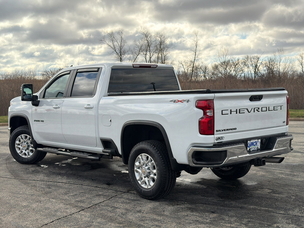 Used 2024 Chevrolet Silverado 2500 LT w/ Convenience Package image 2