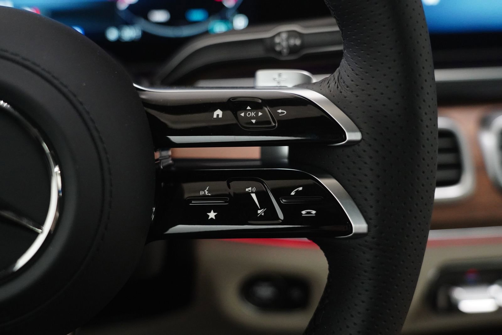 New 2026 Mercedes-Benz GLS 580 4MATIC image 22