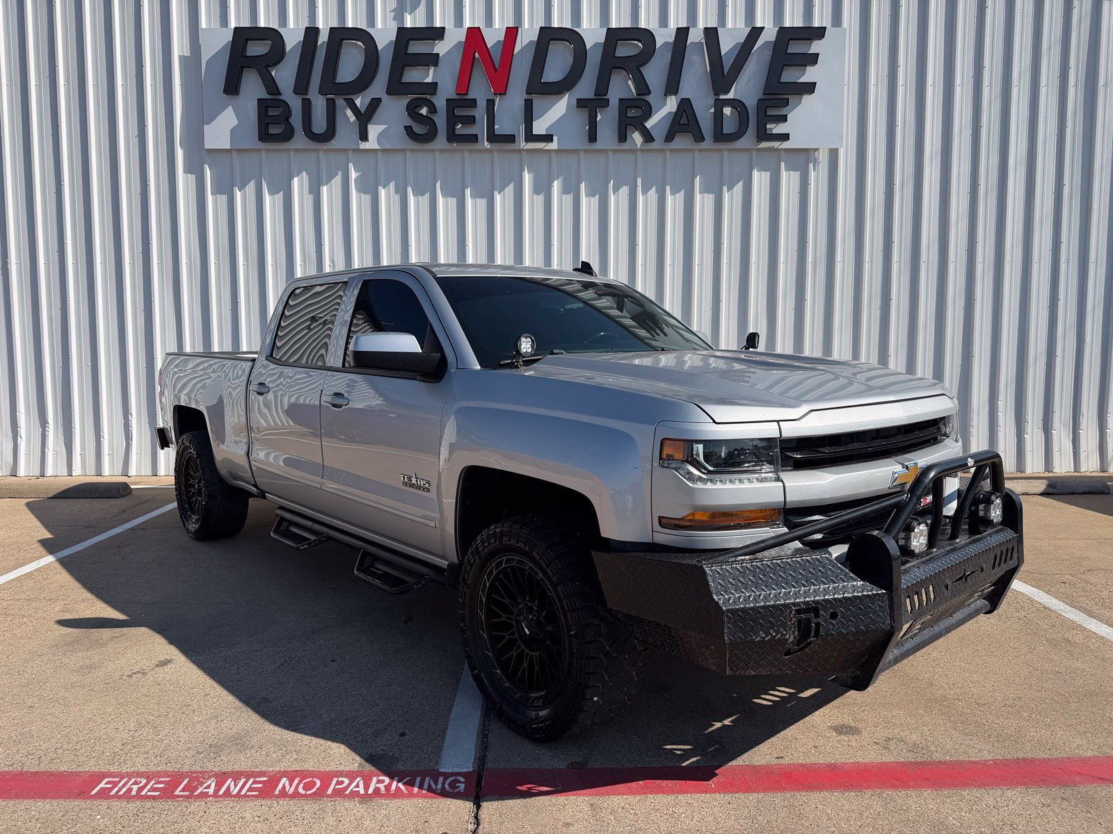 Used 2018 Chevrolet Silverado 1500 LT w/ Texas Edition AWD/4WD image 9