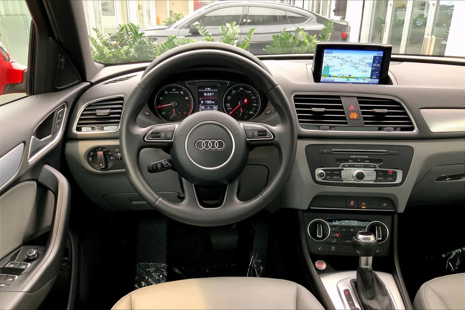 Used 2017 Audi Q3 2.0T Premium Plus w/ Premium Plus Package FWD image 5