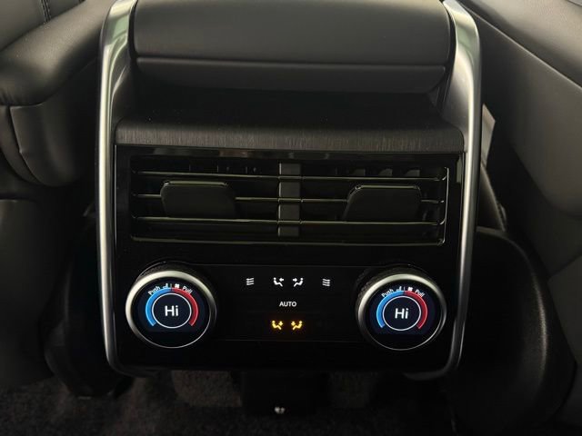 Used 2025 Land Rover Range Rover SE image 23