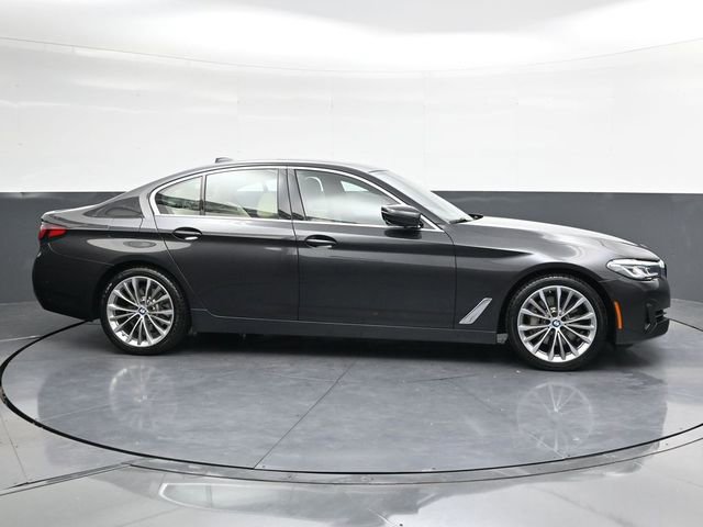 Used 2021 BMW 530i w/ Premium Package image 3