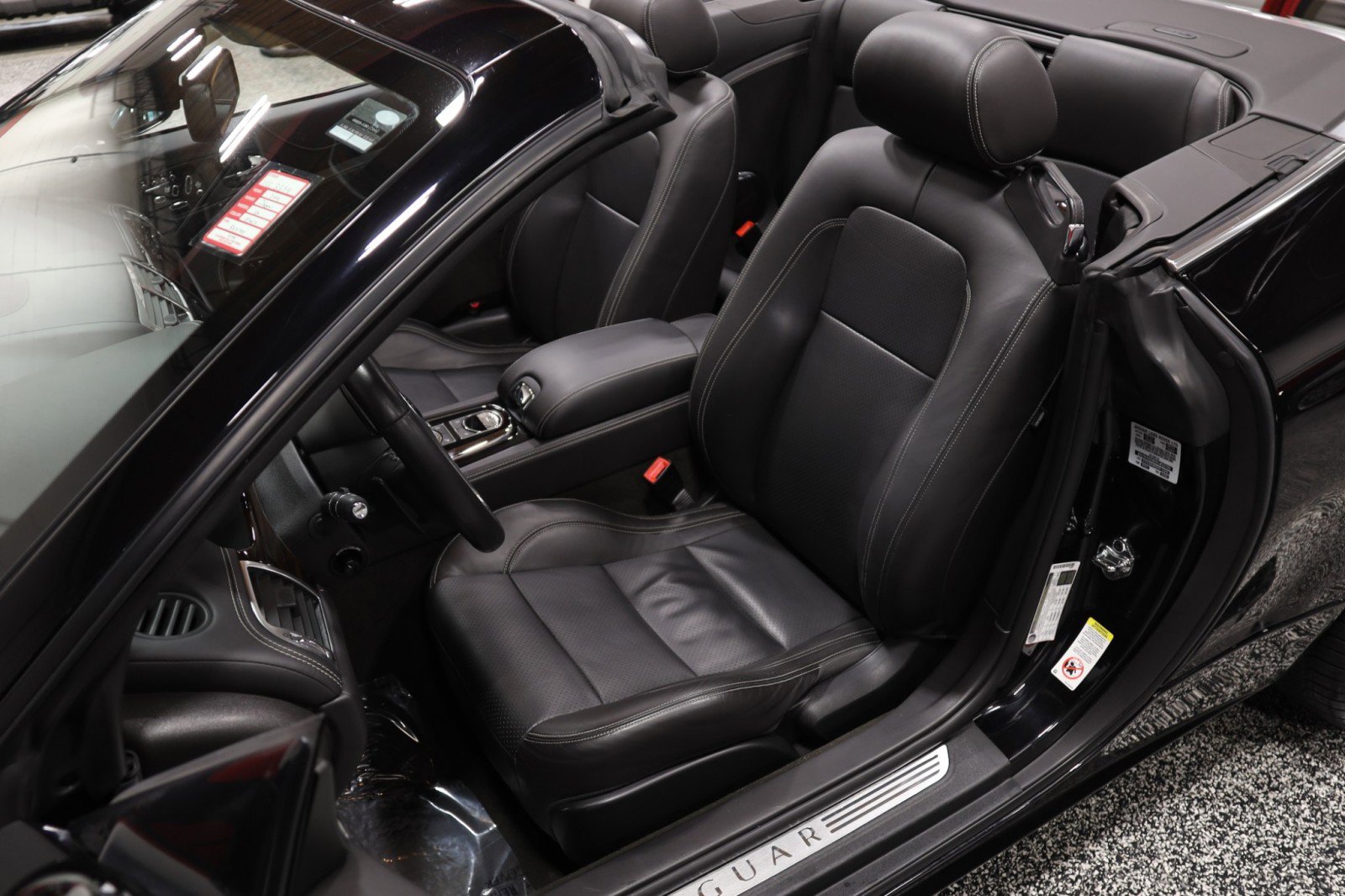 Used 2014 Jaguar XK 2dr Convertible image 38