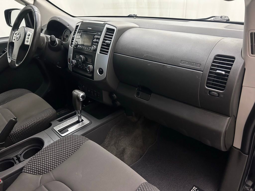 Used 2014 Nissan Frontier PRO-4X image 16