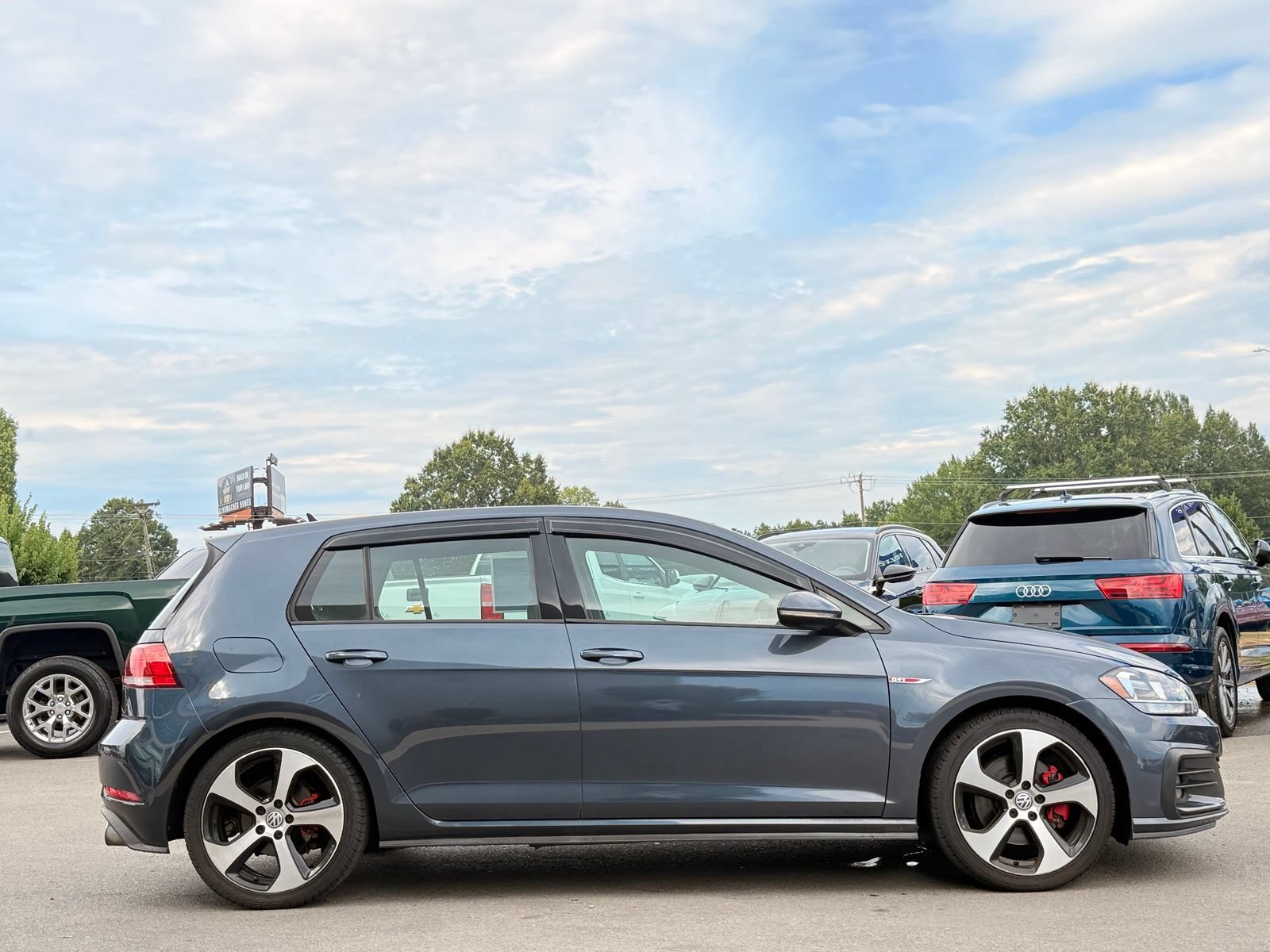Used 2018 Volkswagen GTI SE FWD image 9