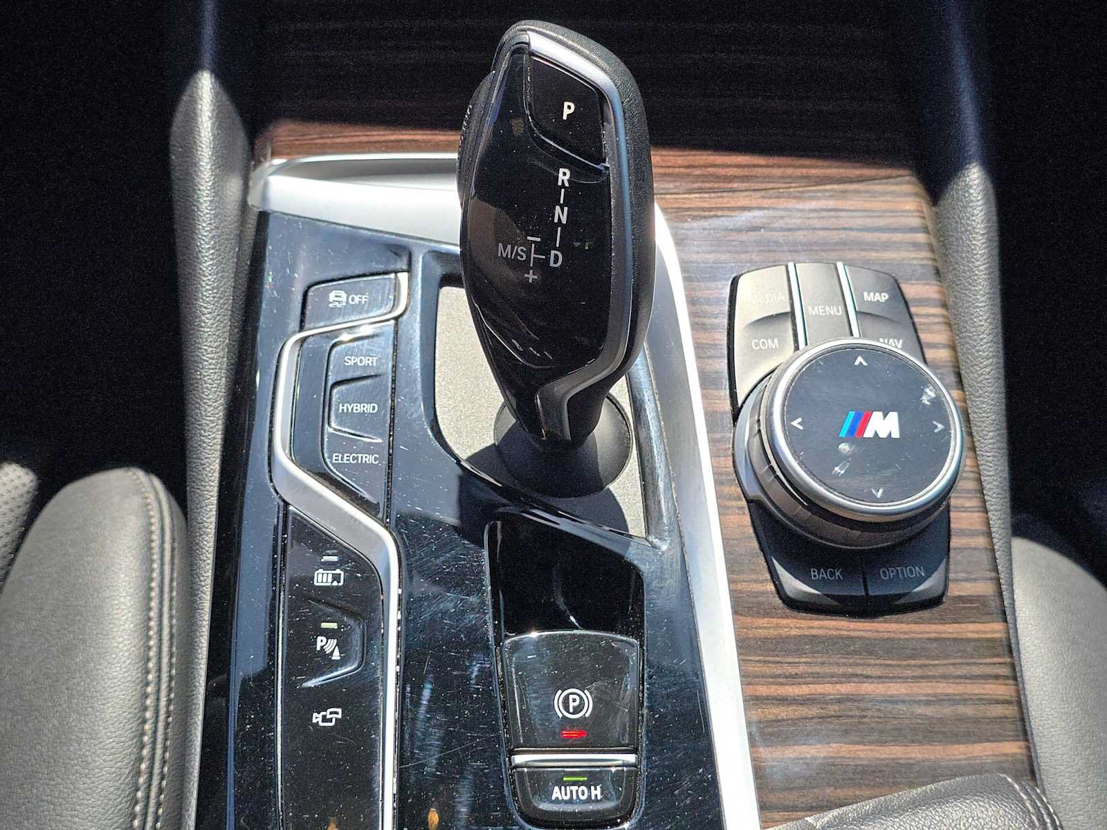 Used 2021 BMW 530e w/ Parking Assistance Package RWD image 32