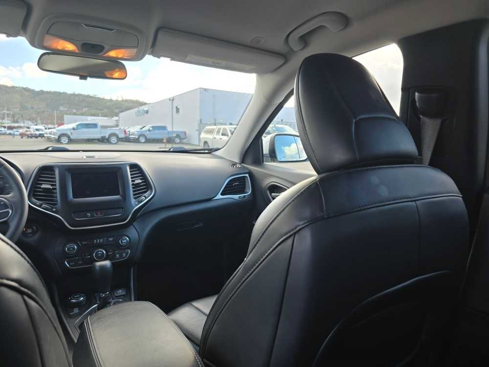 Used 2020 Jeep Cherokee Latitude Plus image 14