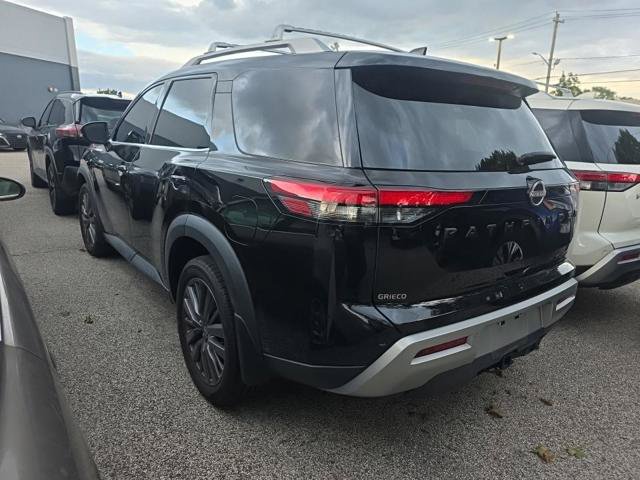 Used 2024 Nissan Pathfinder SL w/ SL Premium Package AWD/4WD image 10