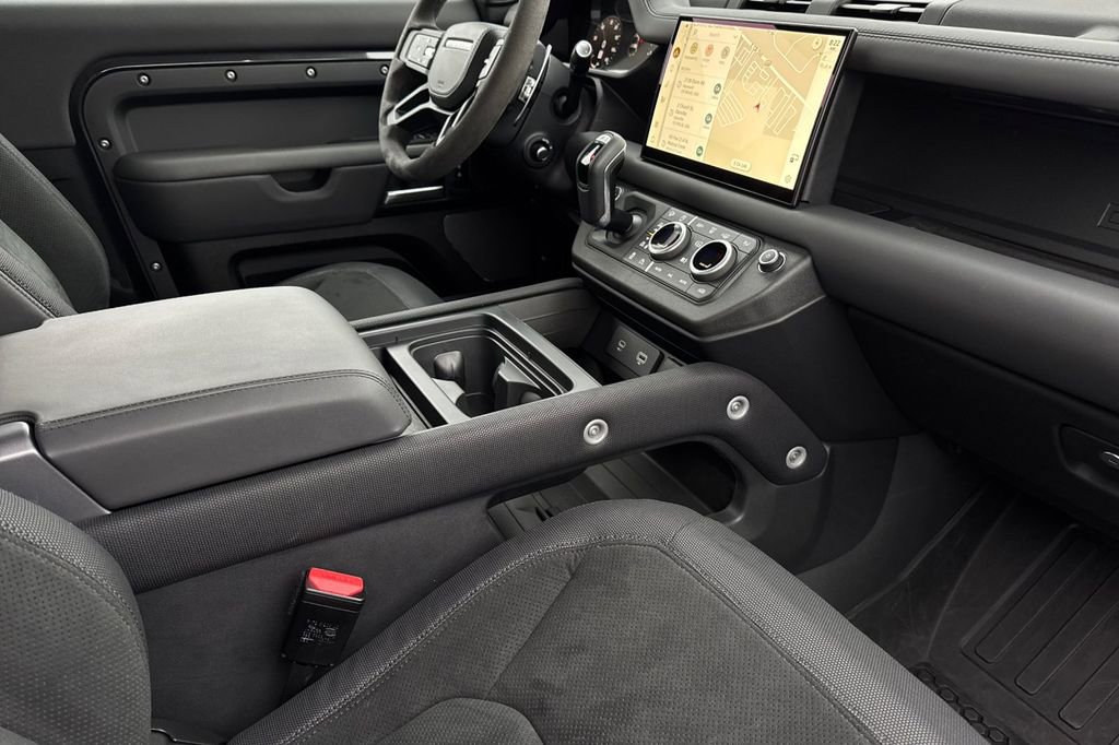 Used 2023 Land Rover Defender 90 V8 image 18