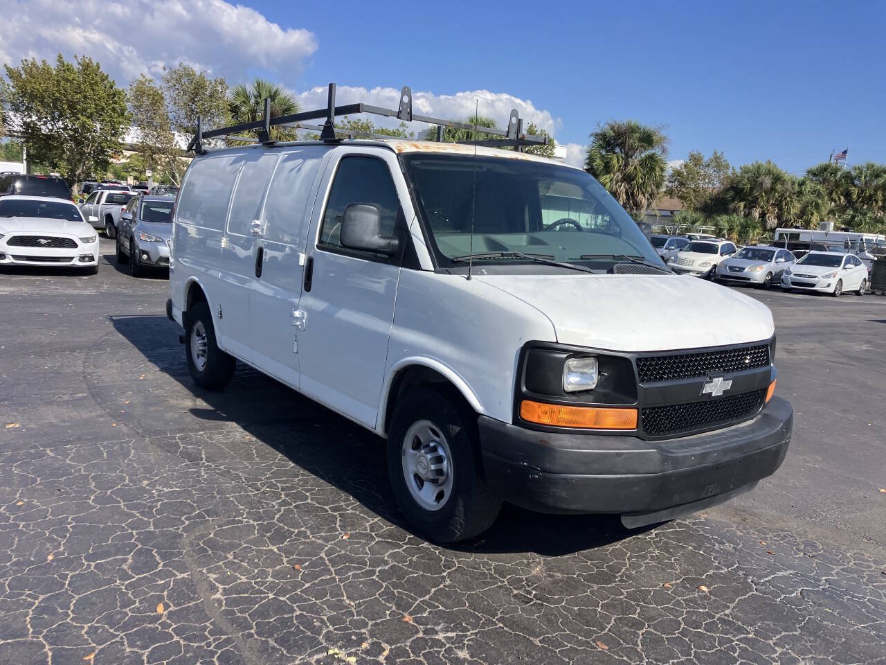 Used 2010 Chevrolet Express 2500 RWD image 10