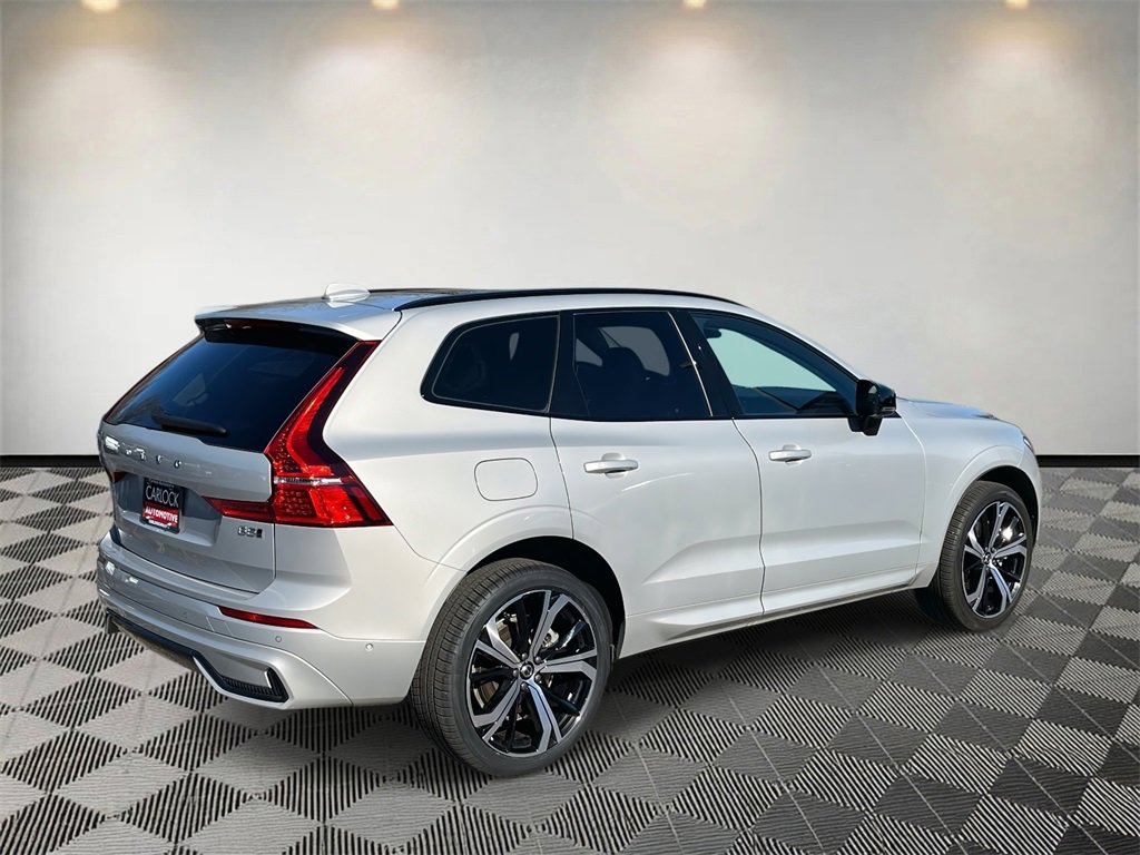 Used 2023 Volvo XC60 B5 Ultimate image 3