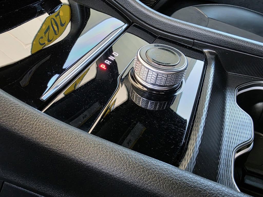 Used 2025 Jeep Grand Cherokee Altitude image 24