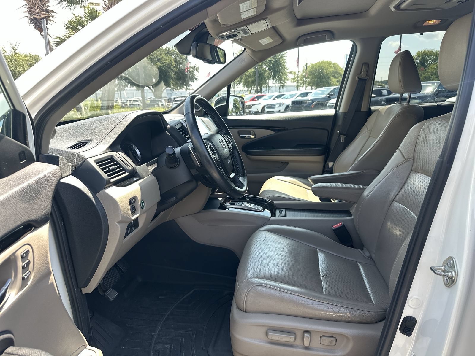 Used 2016 Honda Pilot Elite image 16