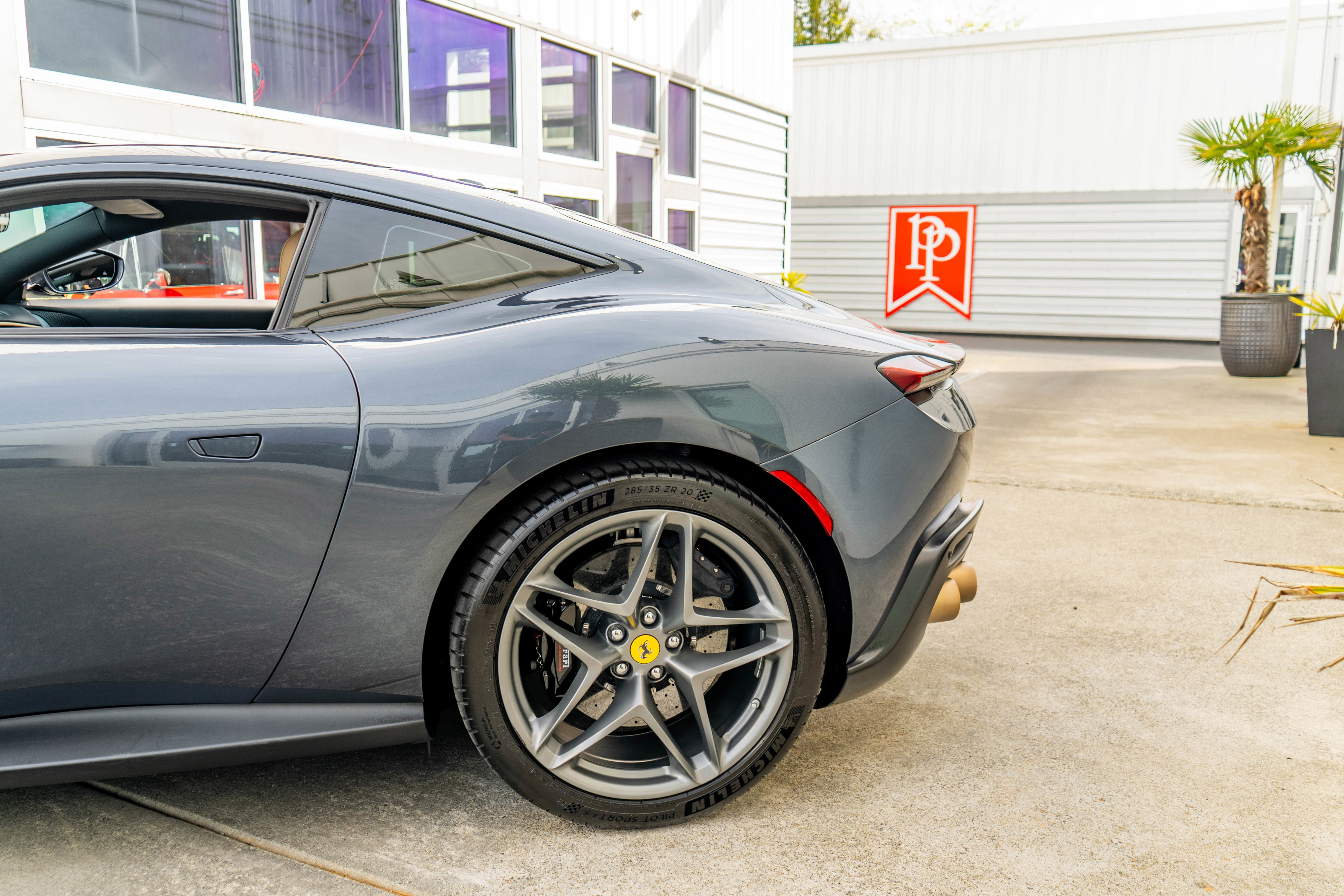 Used 2021 Ferrari Roma RWD image 5