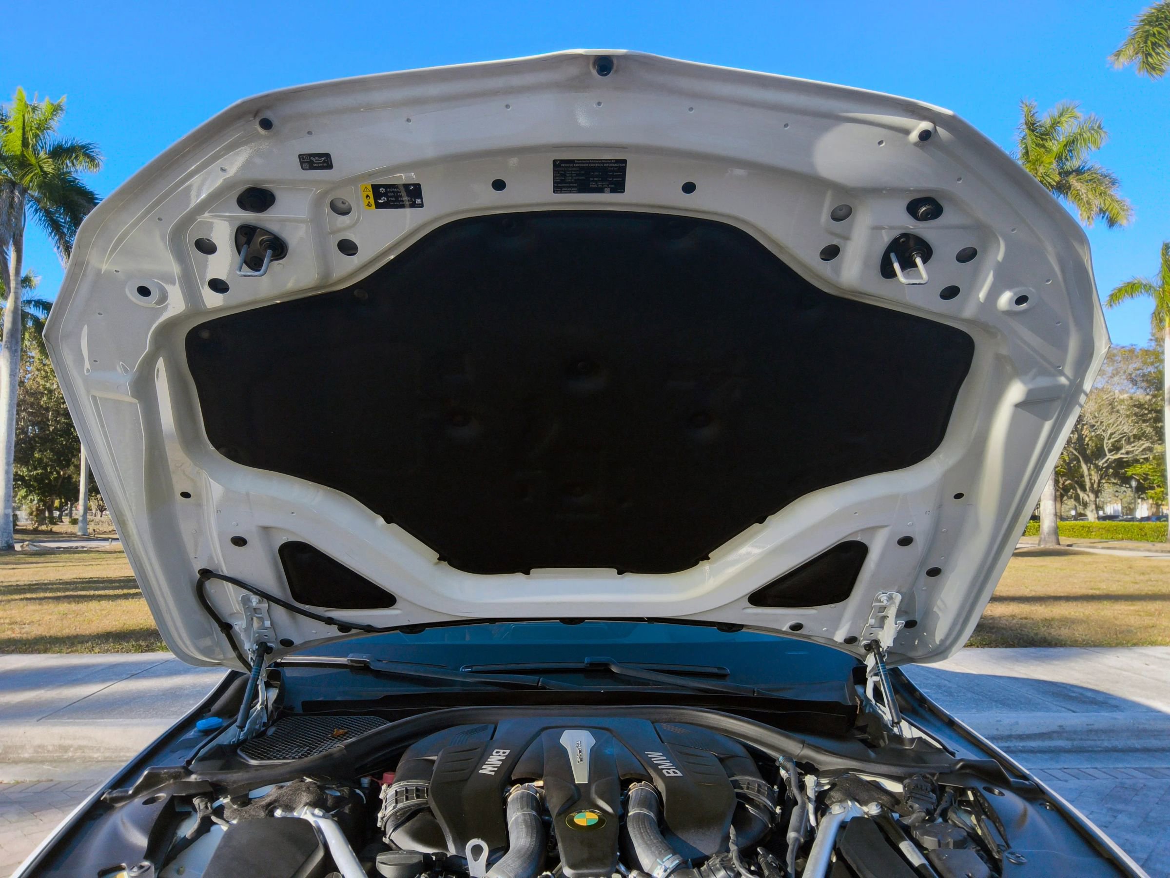 Used 2018 BMW 750i xDrive image 41