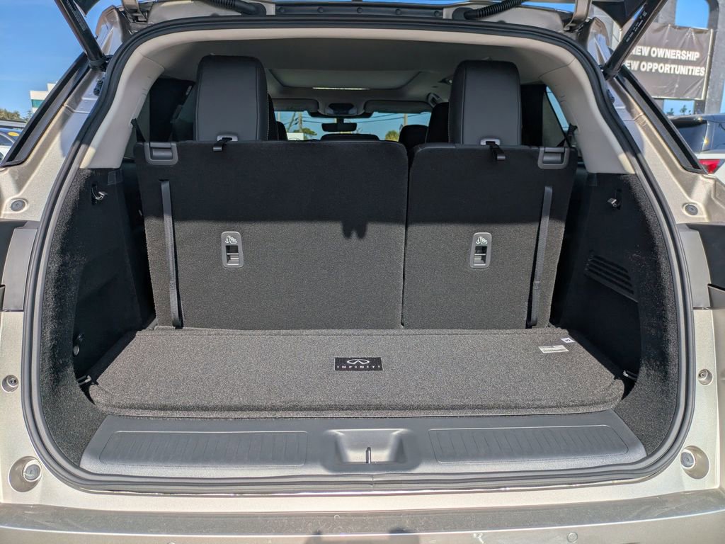 New 2026 INFINITI QX60 Luxe w/ Family Package image 13