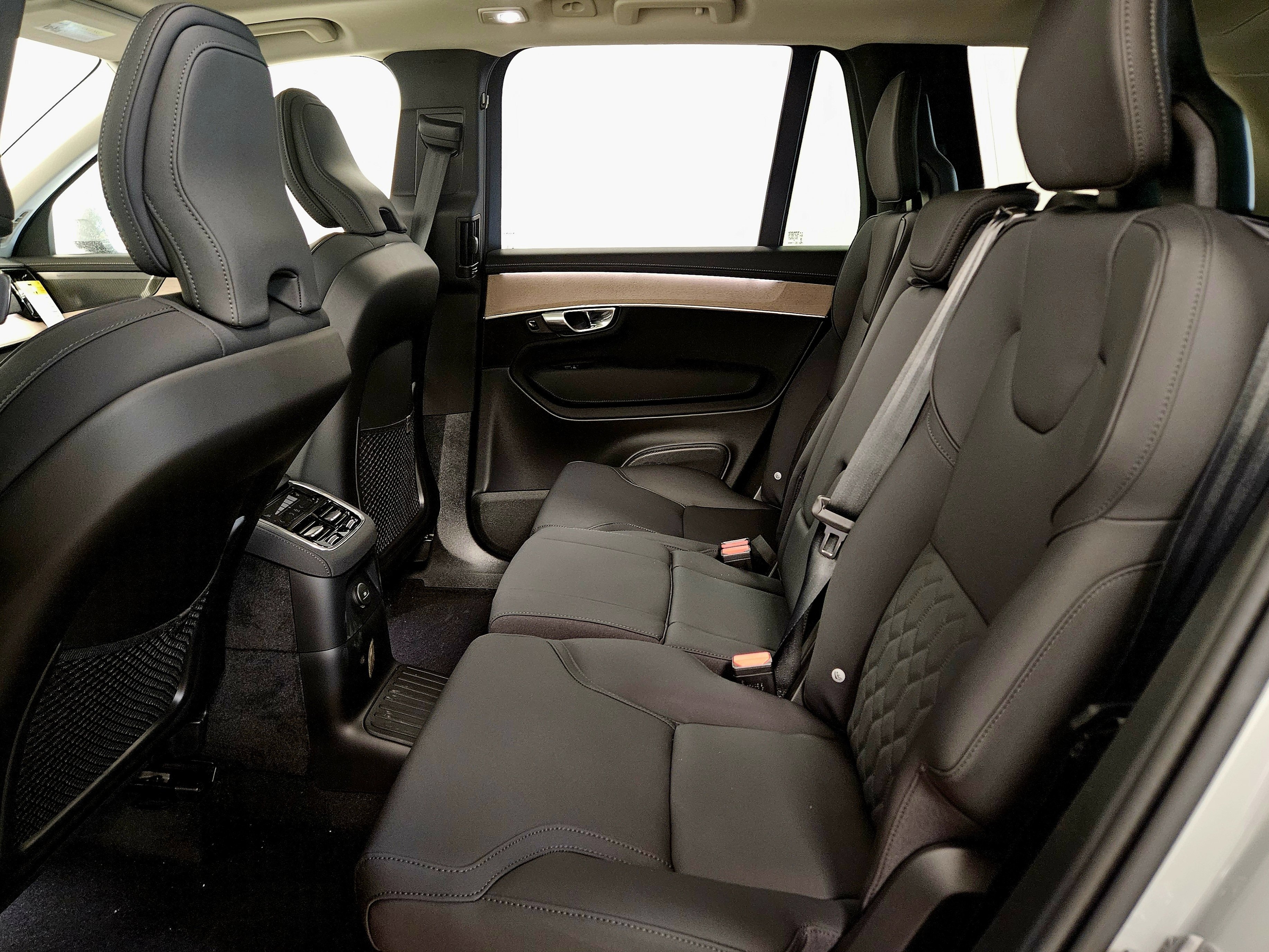 New 2026 Volvo XC90 T8 Plus w/ Protection Package AWD/4WD image 11