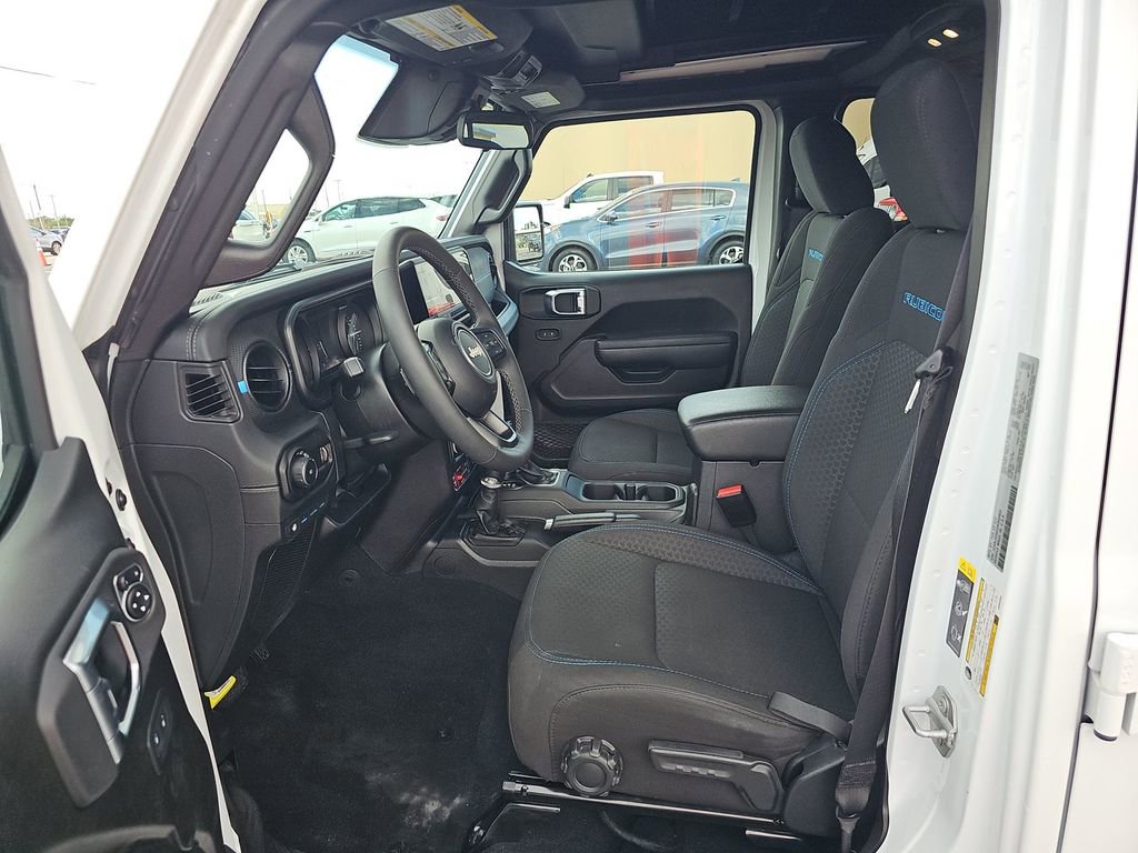 Used 2025 Jeep Wrangler Unlimited Rubicon 4xe w/ Convenience Group image 4