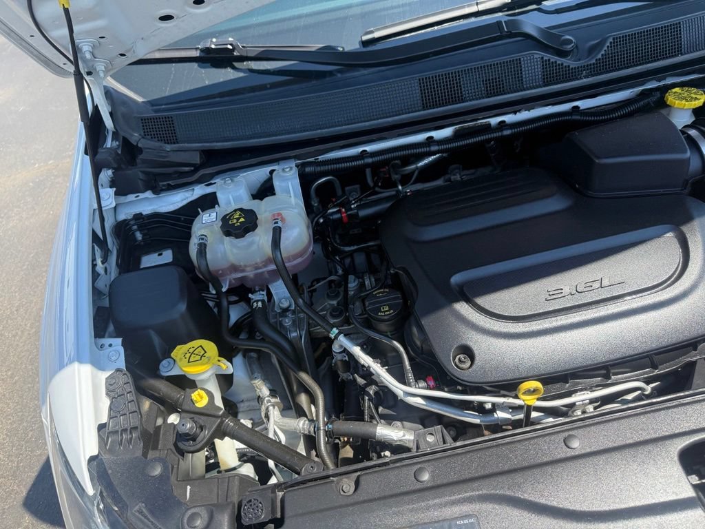 Used 2023 Chrysler Voyager LX FWD image 61