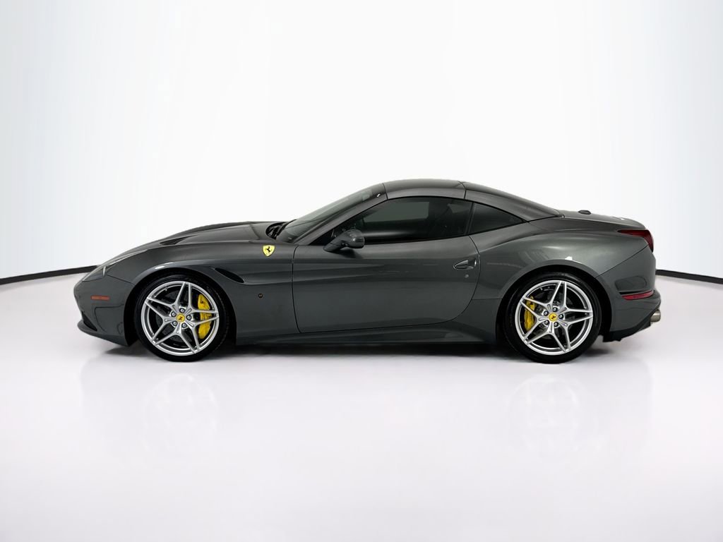 Used 2015 Ferrari California T RWD image 16