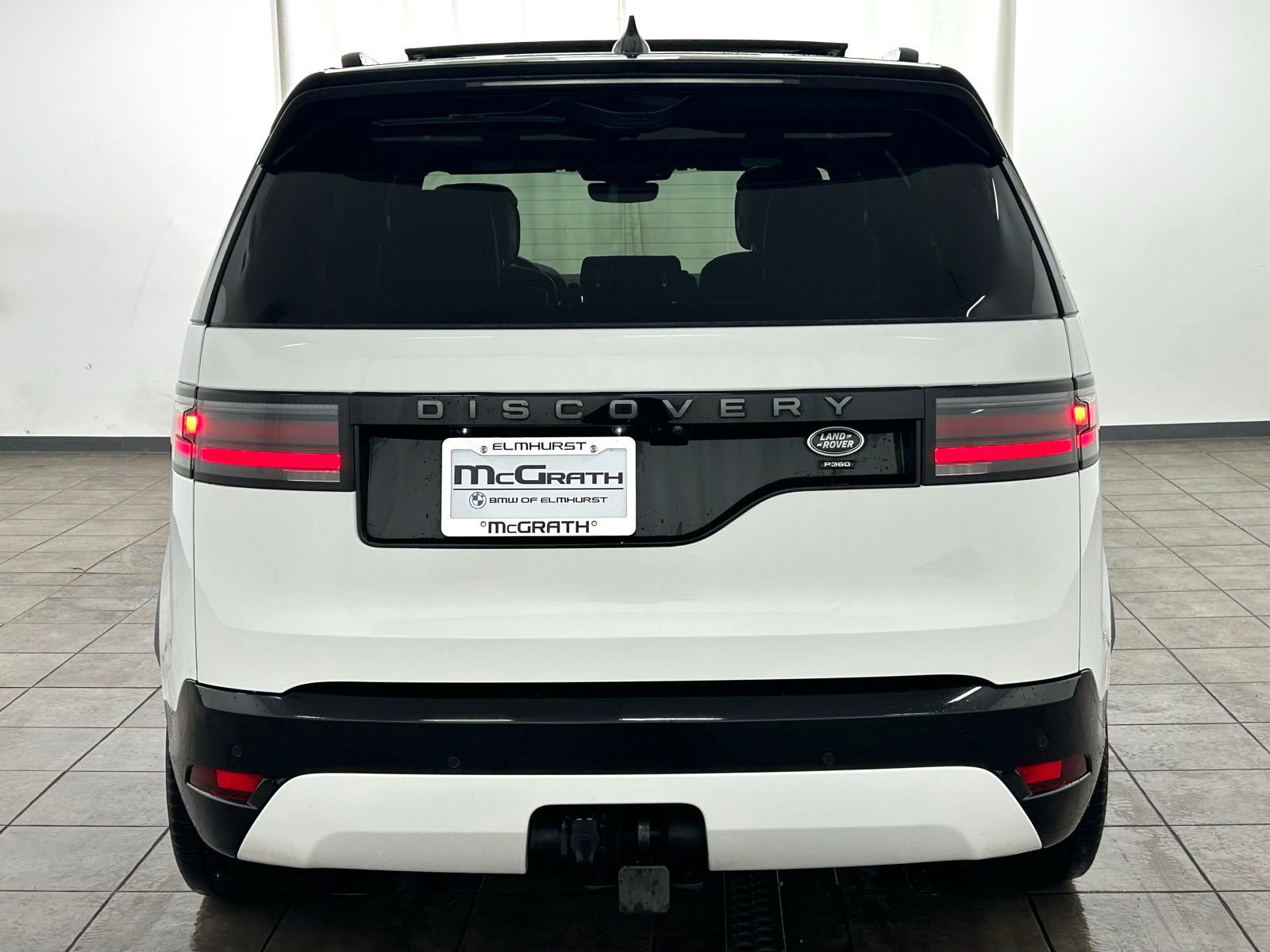 Used 2023 Land Rover Discovery HSE R-Dynamic image 4